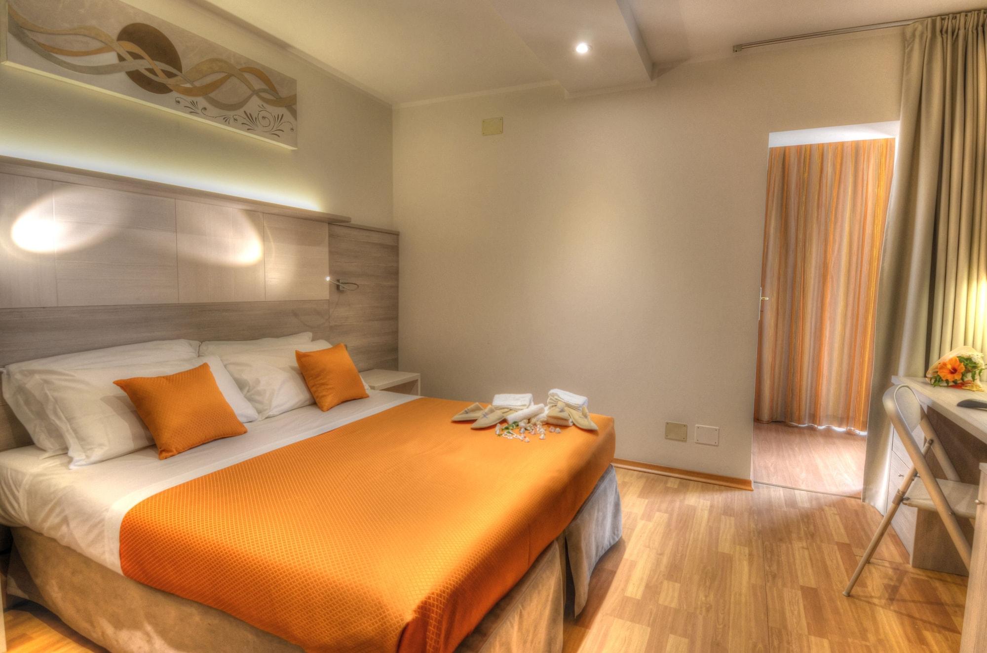 Hotel Colorado Lignano Sabbiadoro Kültér fotó