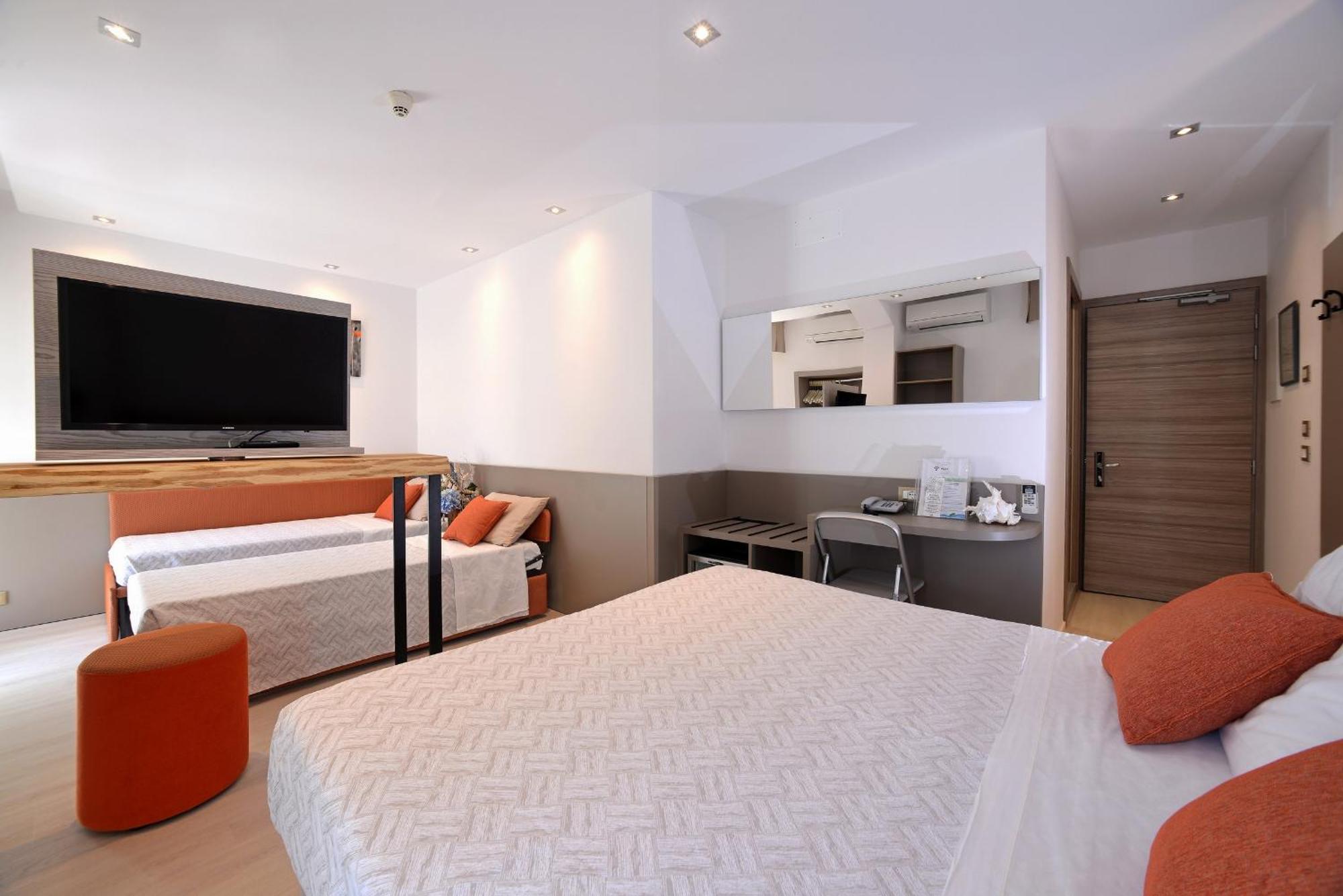 Hotel Colorado Lignano Sabbiadoro Kültér fotó
