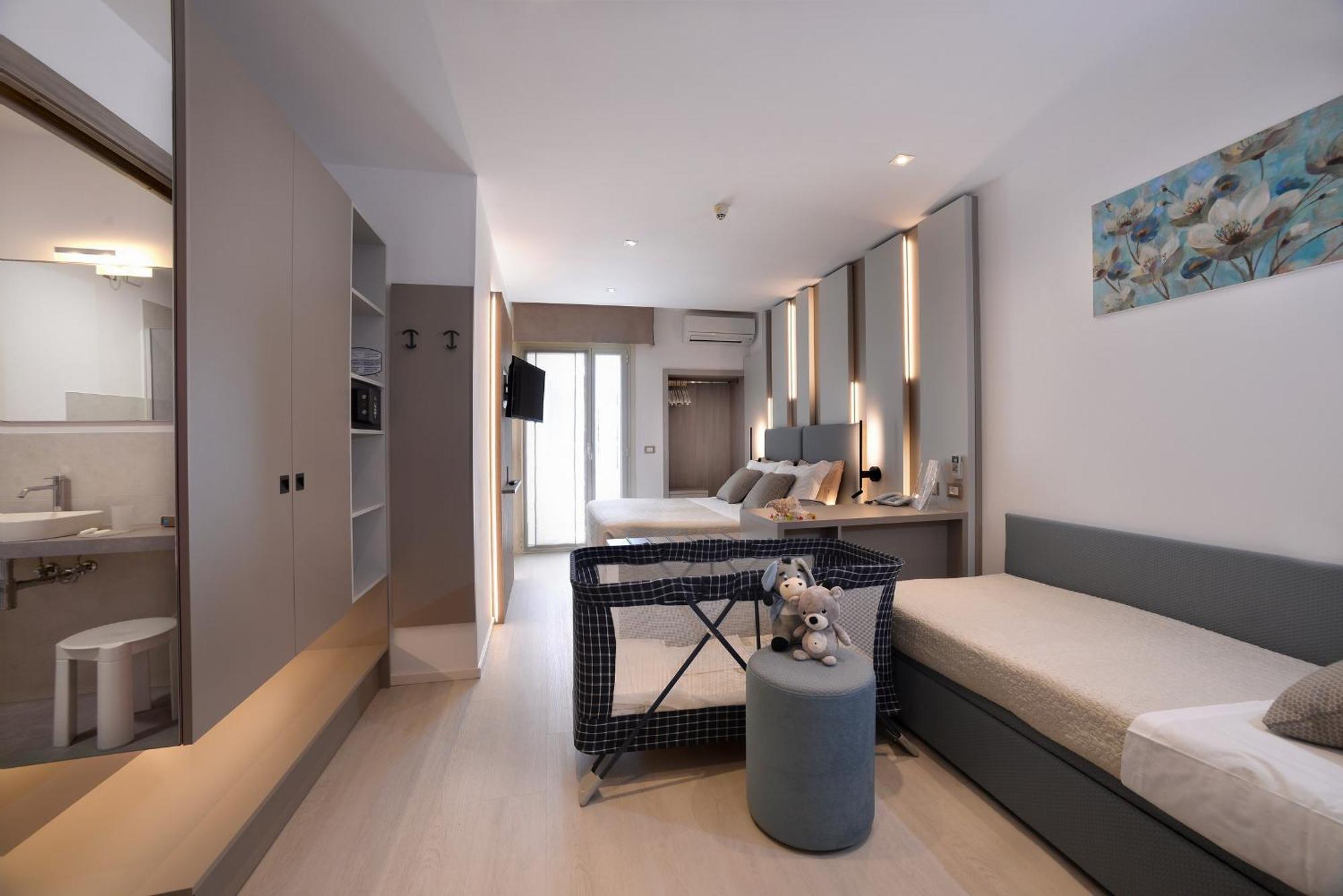 Hotel Colorado Lignano Sabbiadoro Kültér fotó