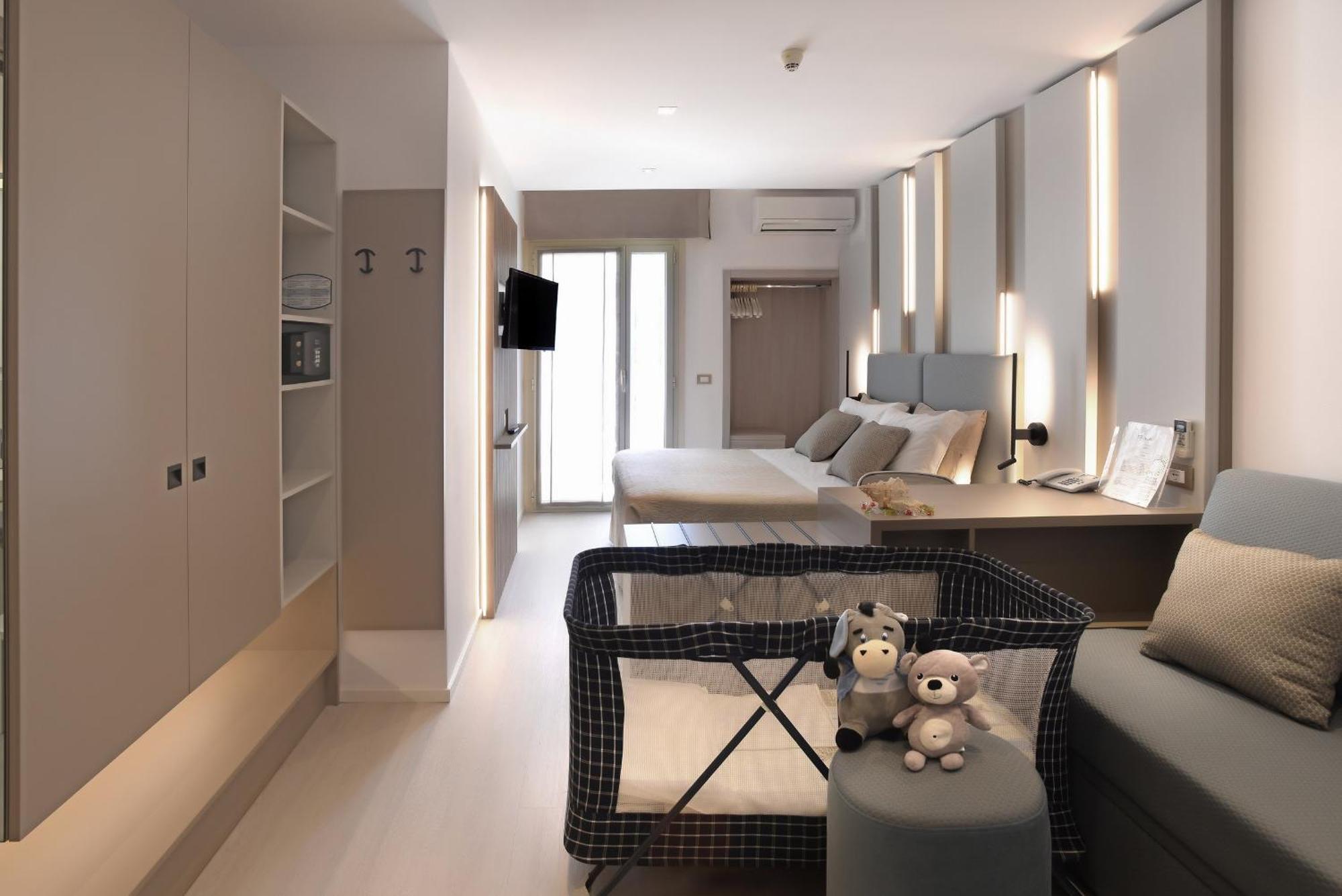 Hotel Colorado Lignano Sabbiadoro Kültér fotó