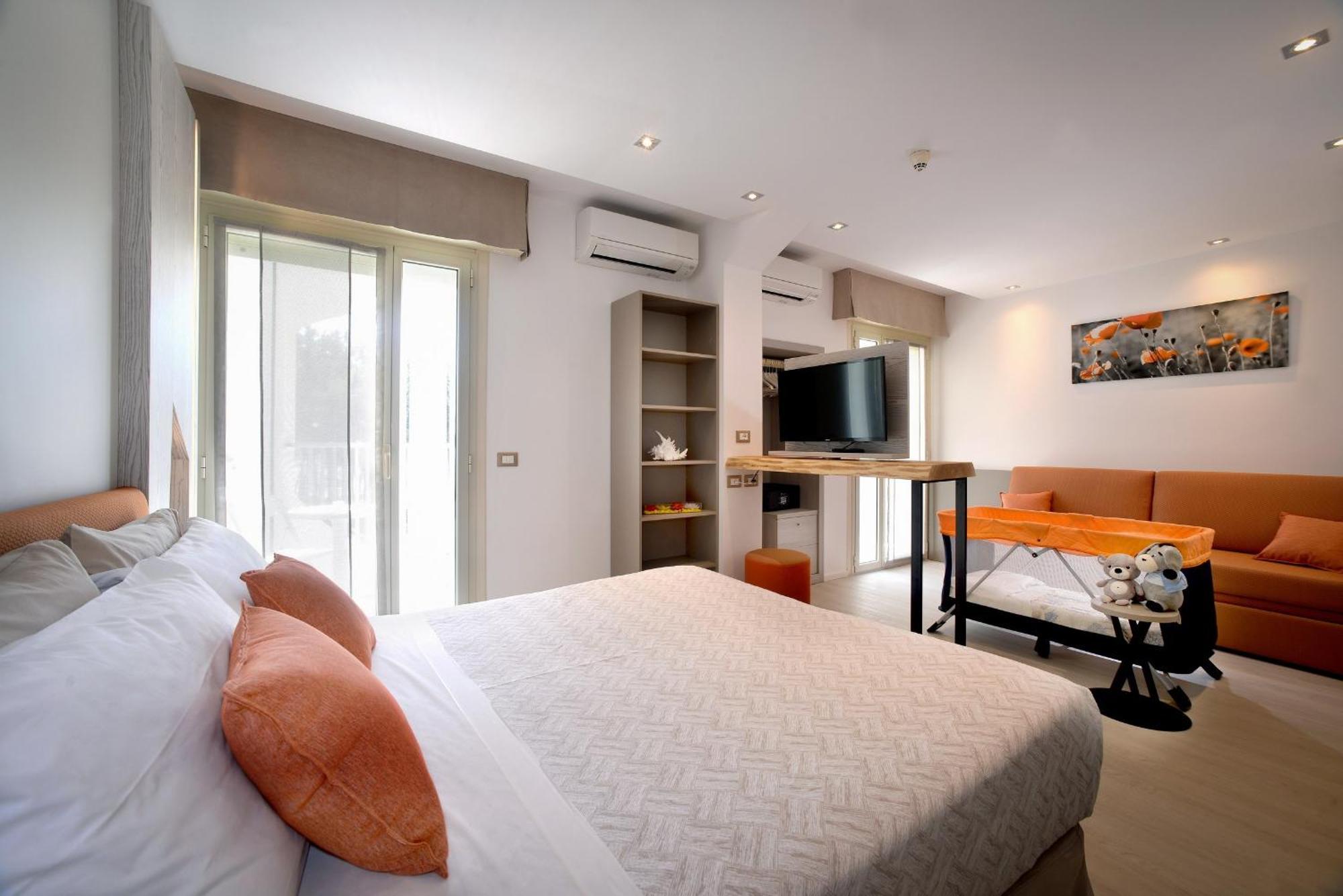 Hotel Colorado Lignano Sabbiadoro Kültér fotó