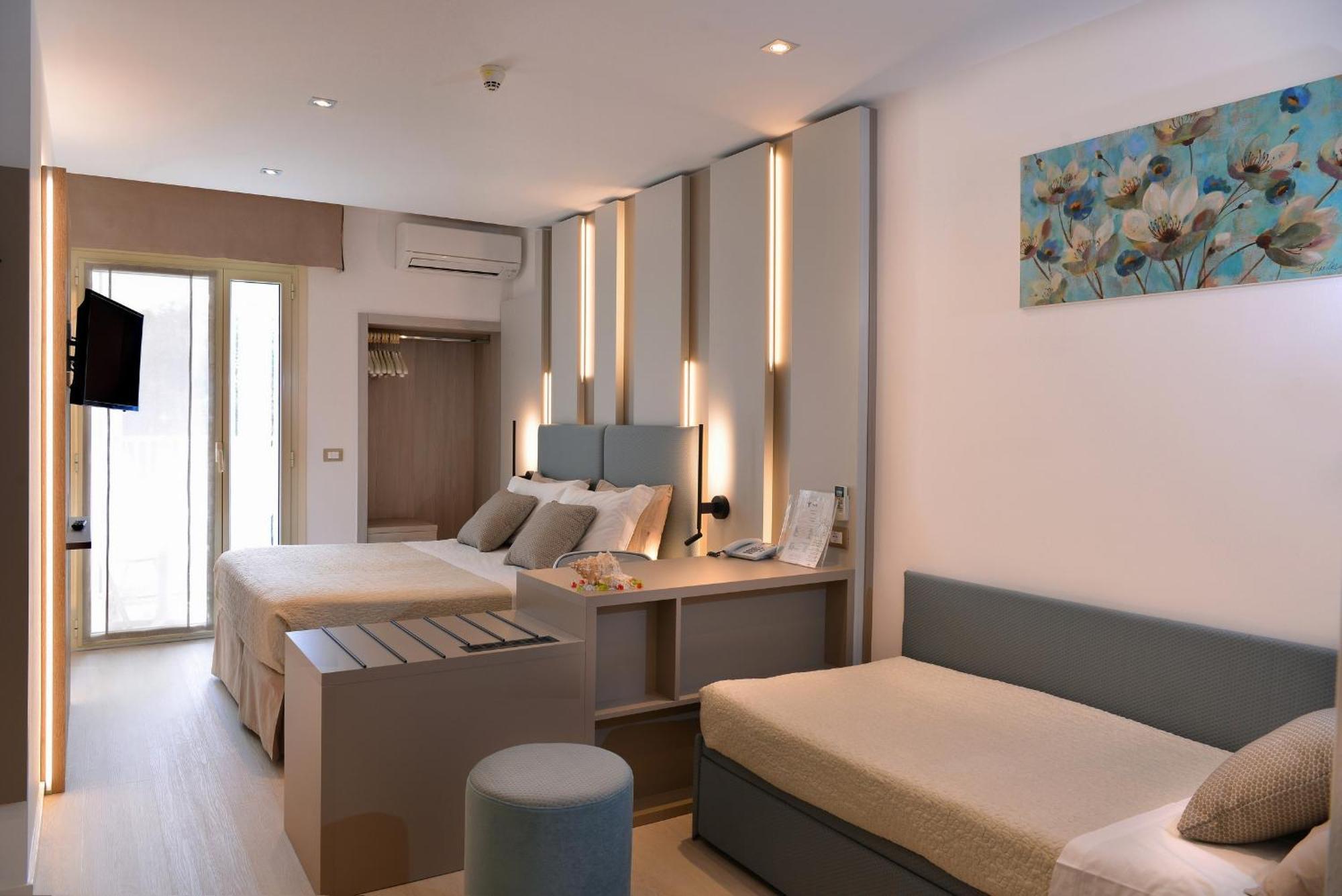 Hotel Colorado Lignano Sabbiadoro Kültér fotó
