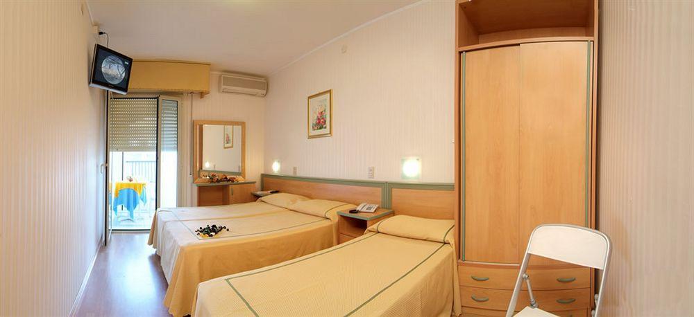 Hotel Colorado Lignano Sabbiadoro Kültér fotó