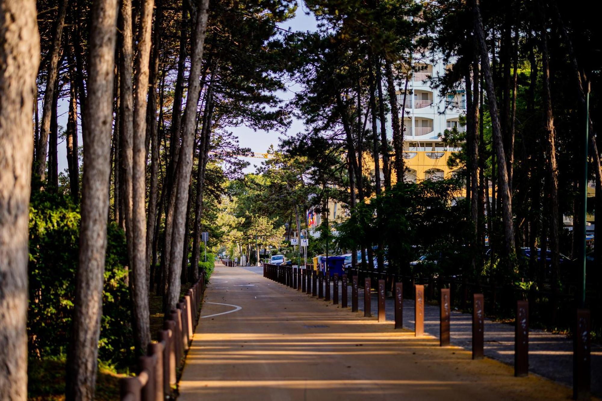 Hotel Colorado Lignano Sabbiadoro Kültér fotó