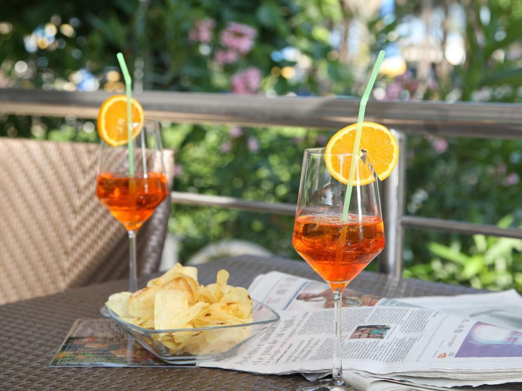 Hotel Colorado Lignano Sabbiadoro Kültér fotó