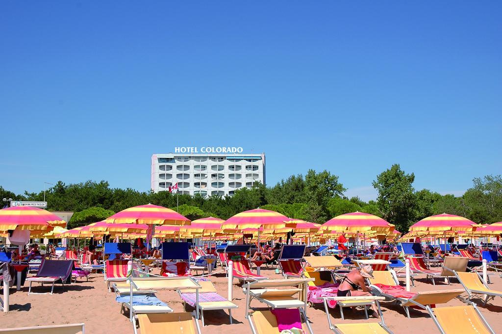 Hotel Colorado Lignano Sabbiadoro Kültér fotó