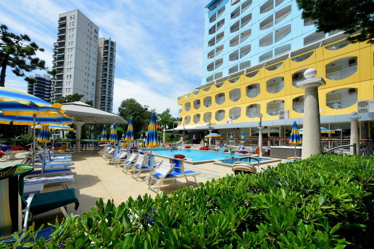 Hotel Colorado Lignano Sabbiadoro Kültér fotó